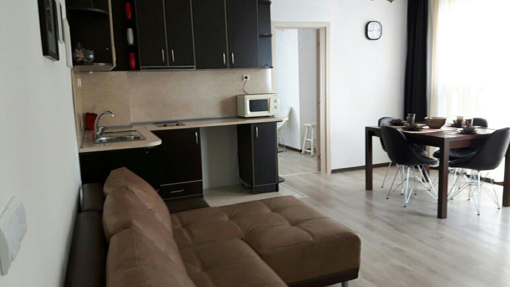 Kraybrezhna Apartment Ahyolu Dış mekan fotoğraf