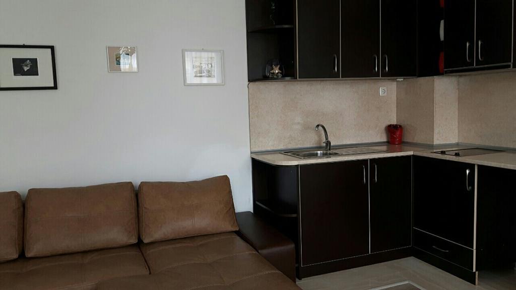Kraybrezhna Apartment Ahyolu Dış mekan fotoğraf
