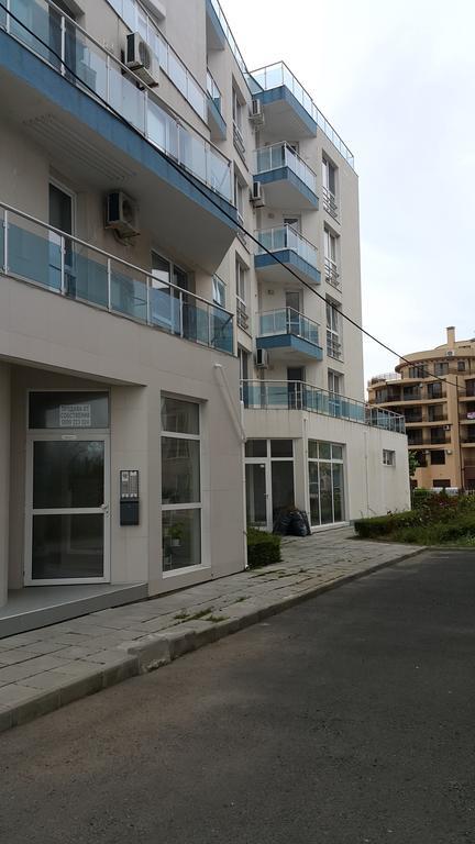 Kraybrezhna Apartment Ahyolu Dış mekan fotoğraf