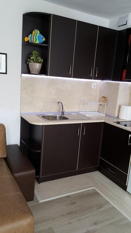 Kraybrezhna Apartment Ahyolu Dış mekan fotoğraf